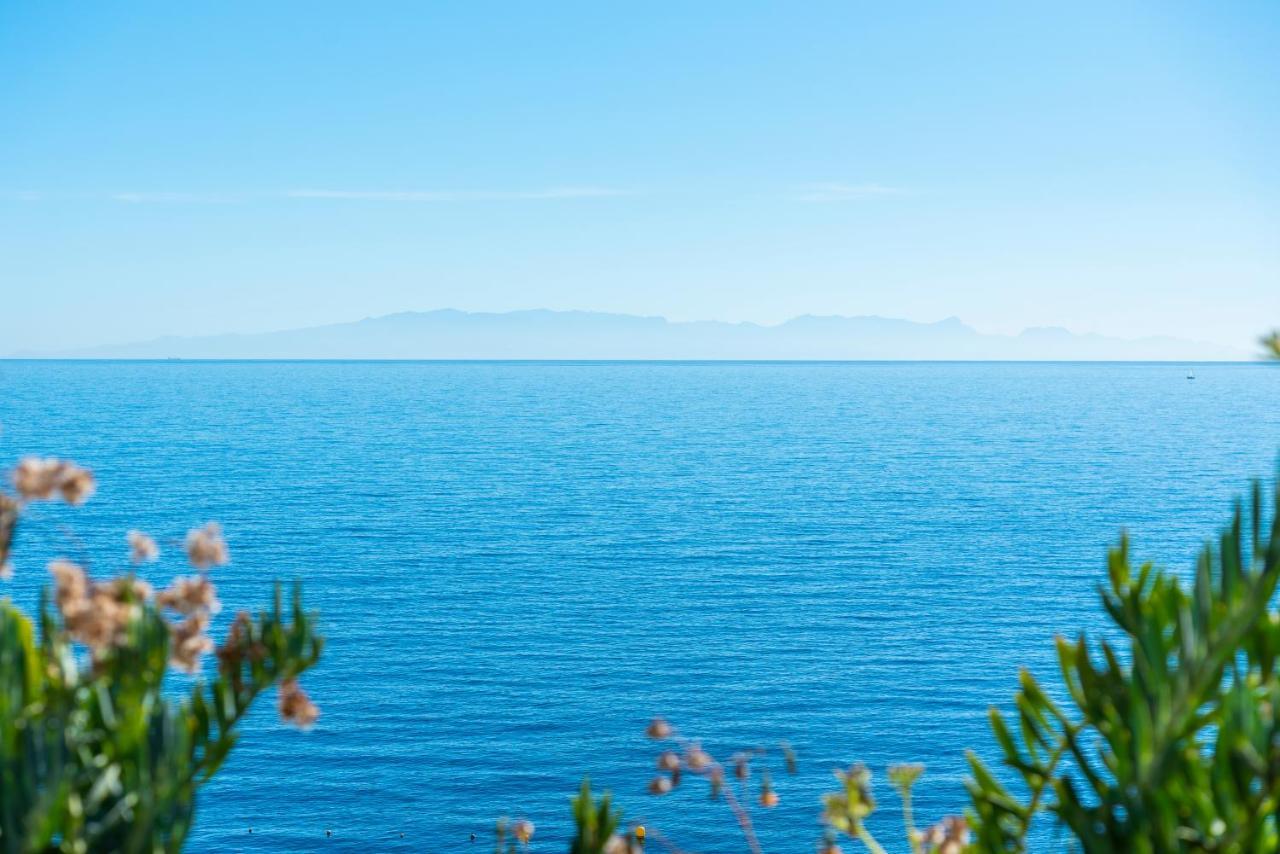 La Nea Beach Apartment Radazul Eksteriør billede